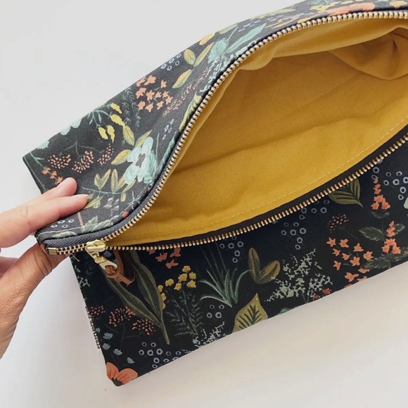 Rifle Fold Over Clutch - Picture 4 of 5